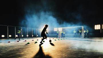记者：姆巴佩近三届世界杯表现出色，已比肩齐达内和普拉蒂尼（配图示意）
